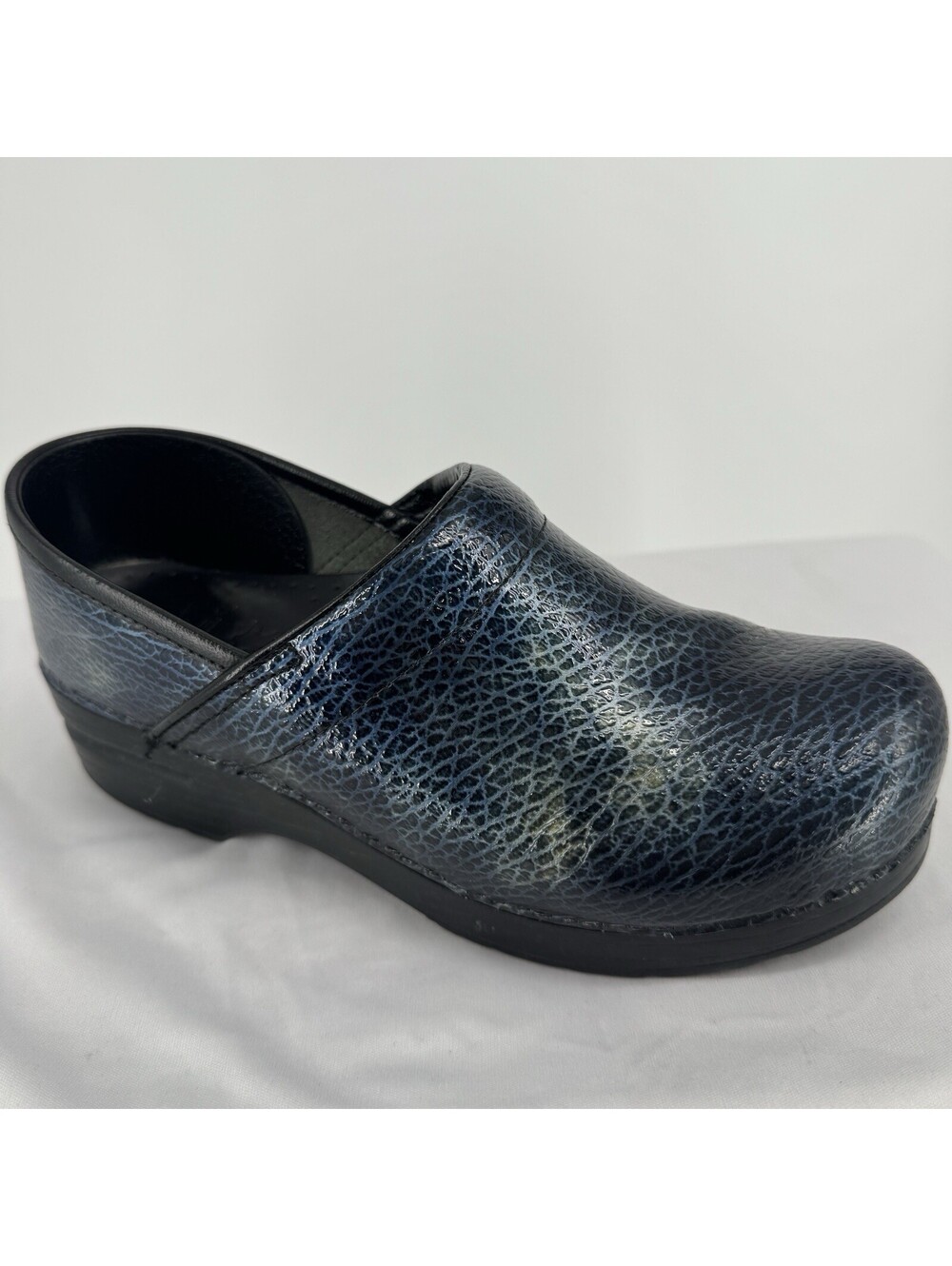 Dansko clogs womens 42 11.5/12 black leather slip on round toe comfort goth emo